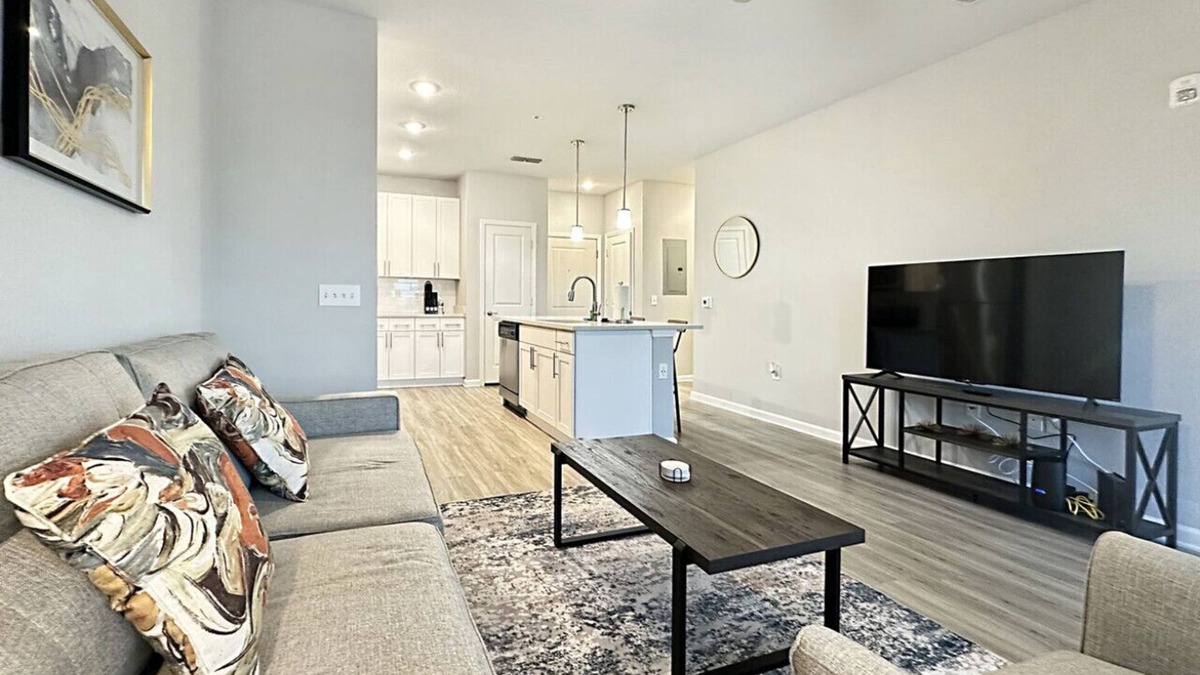 Clearwater Apartment | Luxury Clearwater 1 BR with Pond and Pool Views