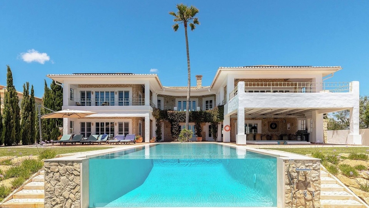 Lagos Villa | Luxury Clifftop Villa With Ocean Views in Algarve