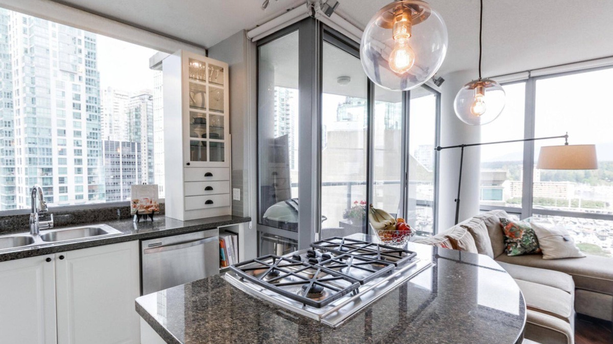 Coal Harbour Condo | Luxury Coal Harbour 2 bed 2 bath w/Stunning Views