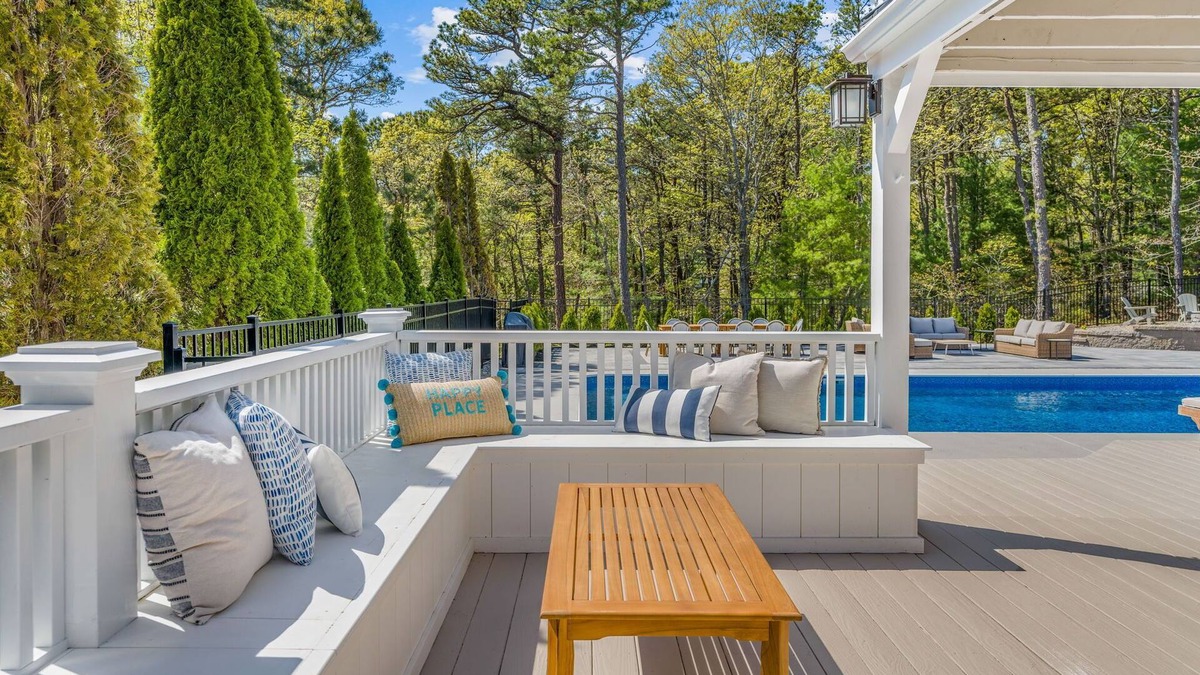 Centerville House | Luxury Coastal Retreat w/Heated Pool! Close to Beaches & Ponds.