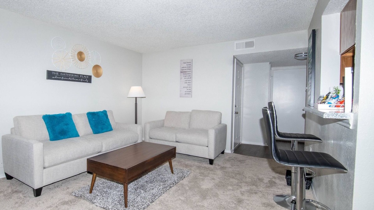 Irving Condo | Luxury Condo *5 mins from DFW Airport*