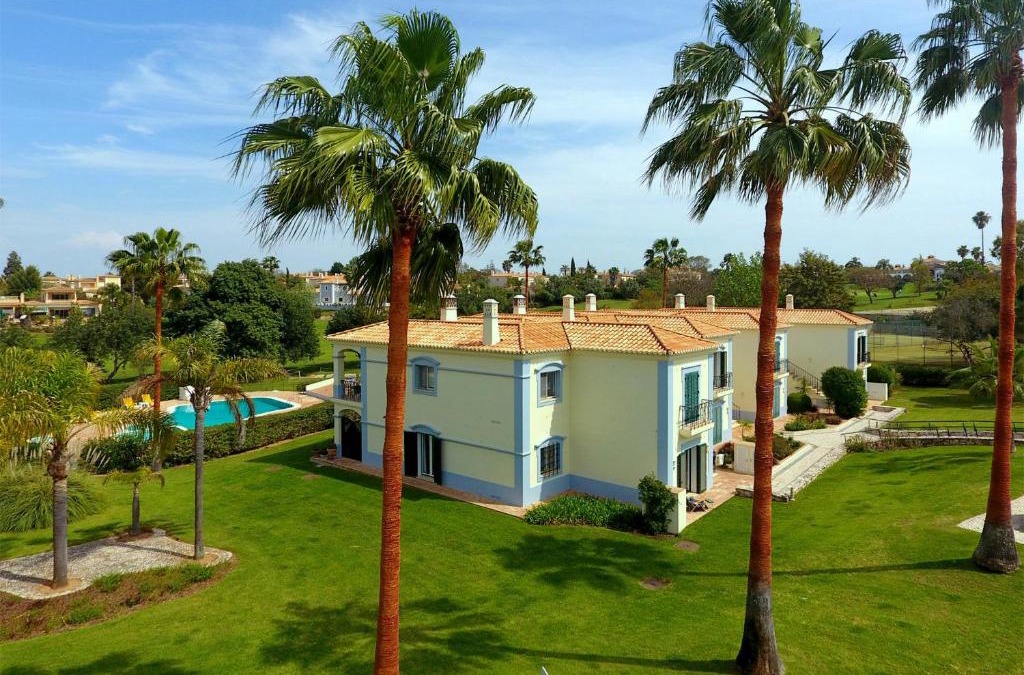 Estombar Apartment | Luxury Condo at Pestana Gramacho Golf Resort Carvoeiro with pool and tennis court