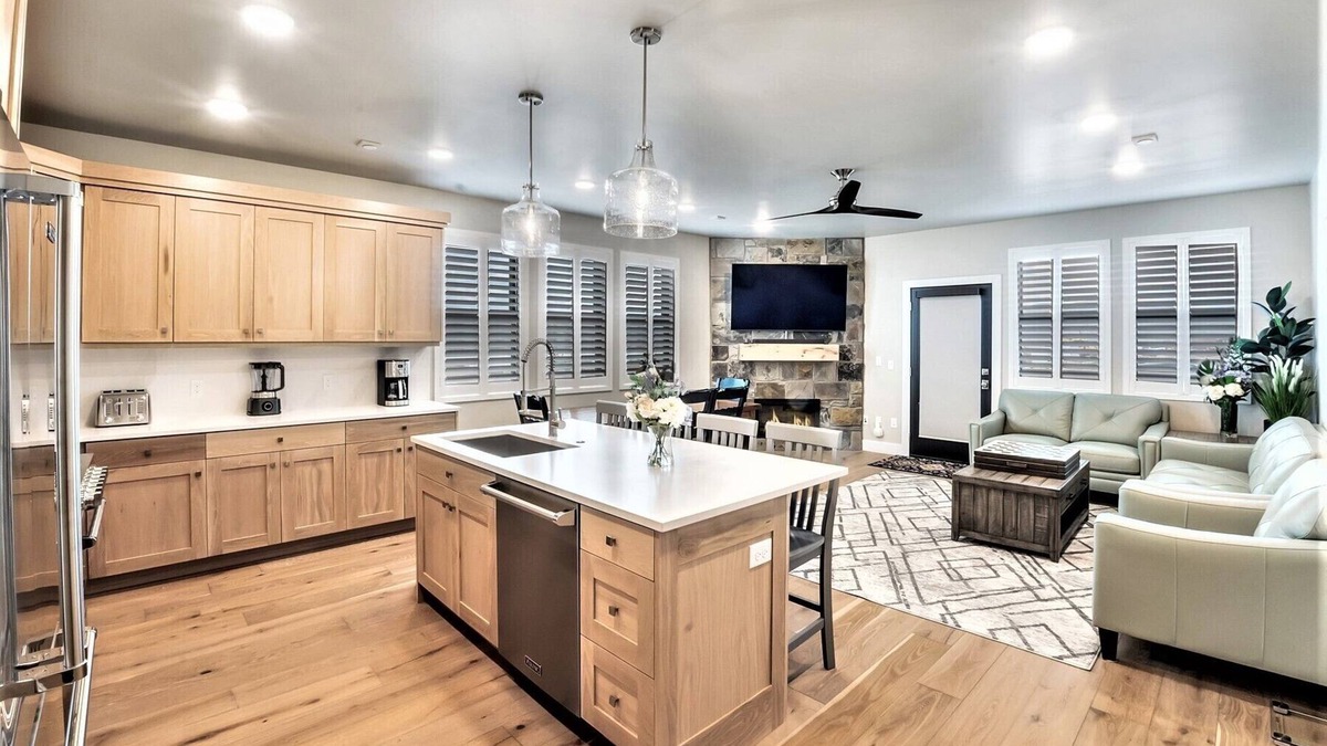 Park City Condo | Luxury Condo By Deer Valley East Village, Great for Ski/Vacation