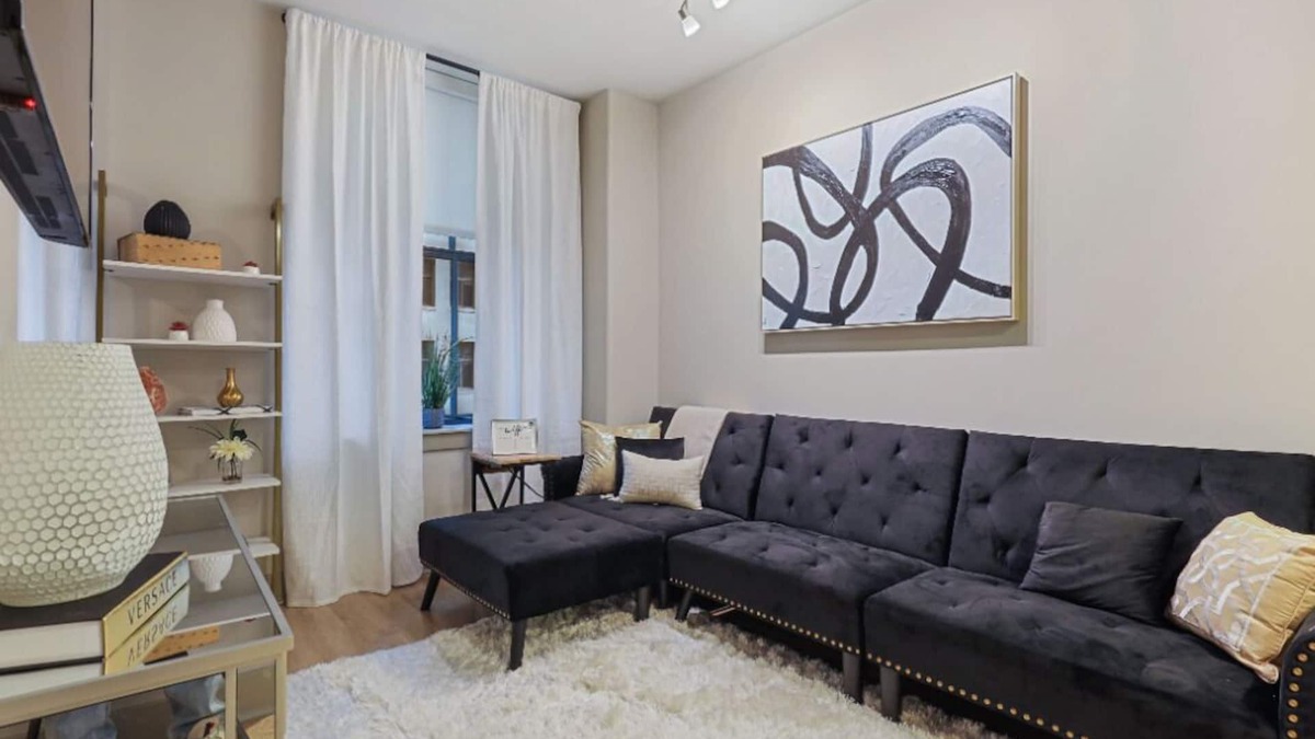Downtown Baltimore Apartment | Luxury Condo Downtown Harbor Views/Nurse Haven
