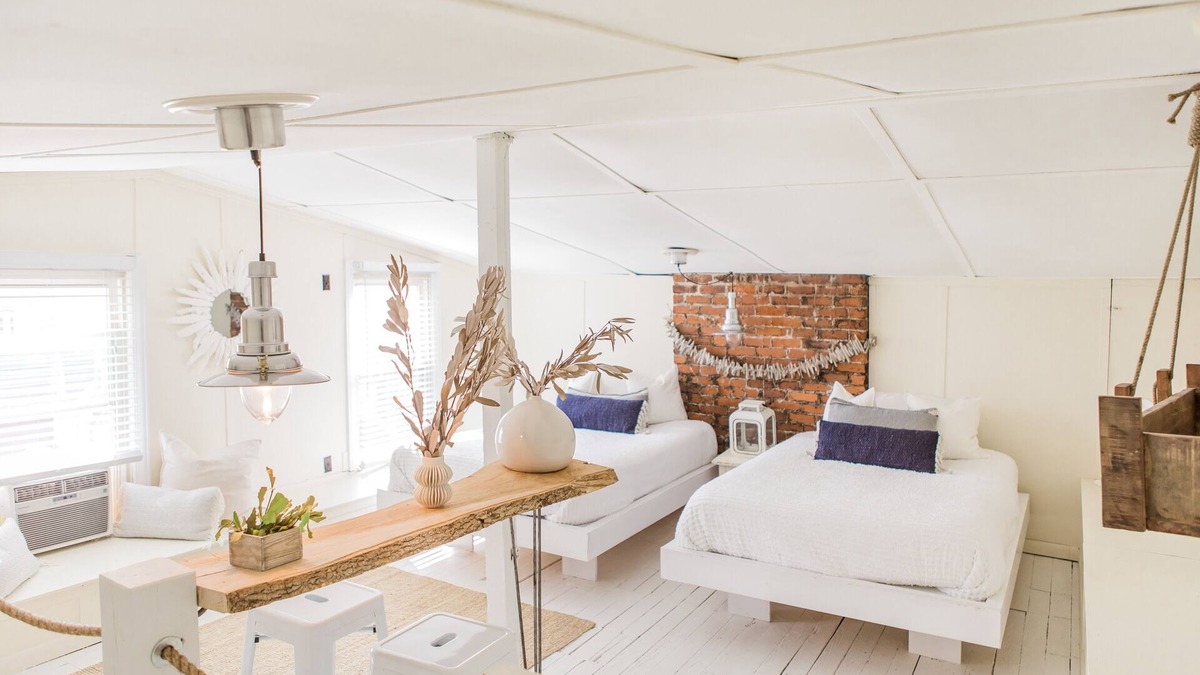 Mount Adams Condo | Luxury condo in vacation town of Mt Adams. Feels like your living in Europe!
