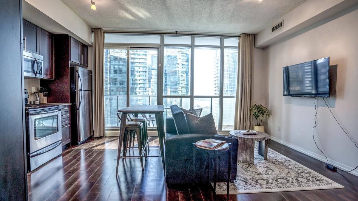 Downtown Toronto Apartment | Luxury Condo Living