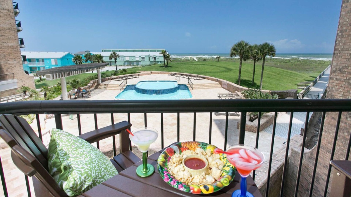 Port Aransas Condo | Luxury Condo - On the Beach! - New Lower rates!