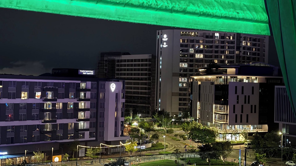 Menlyn Apartment | Luxury continental apartments (2 units) in a lifestyle block with concierge.