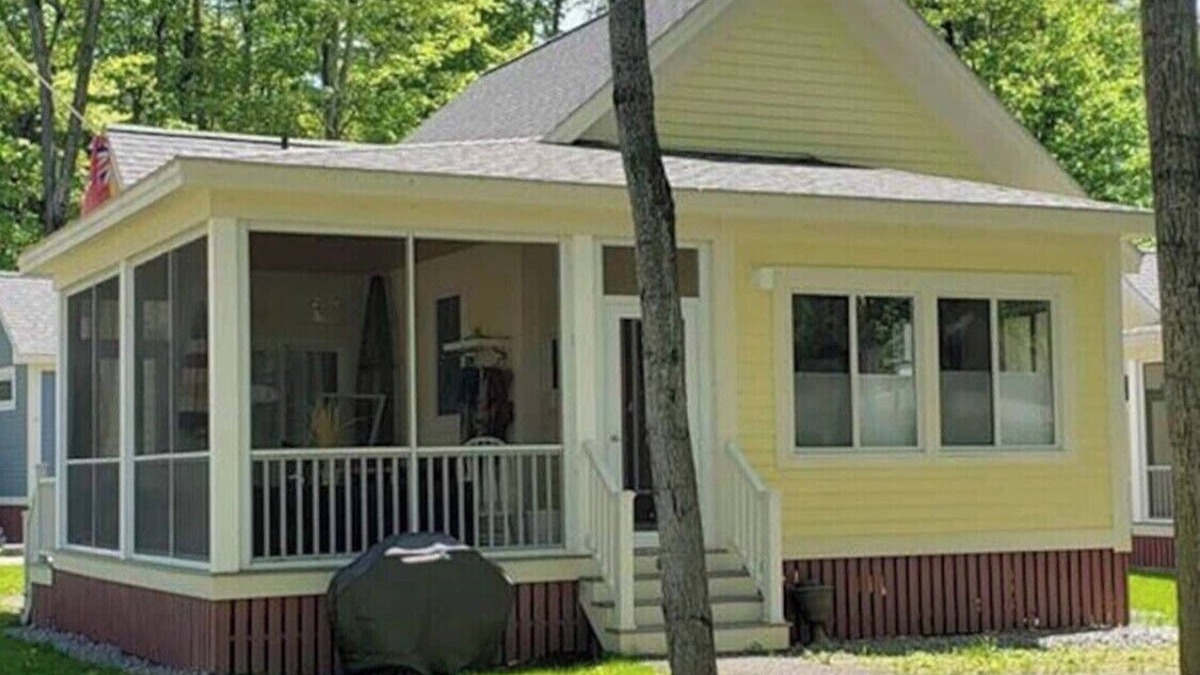Cherry Valley Cottage | Luxury Cottage - Sandbanks/Prince Edward County