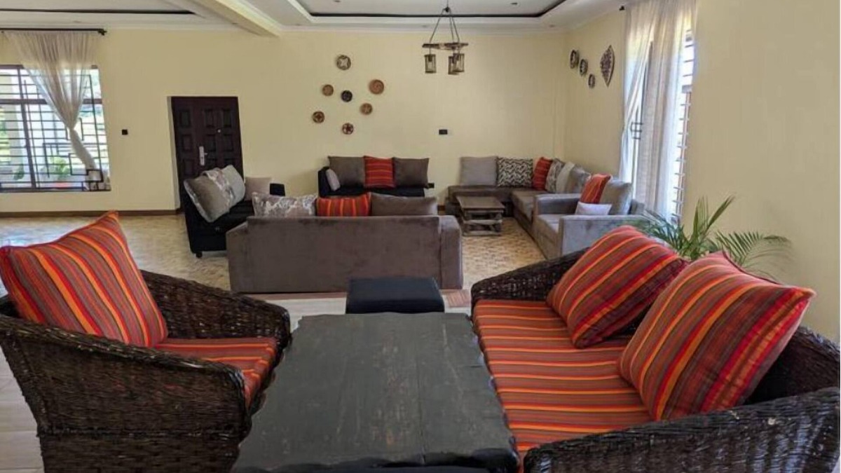 Ongata Rongai Cabin | Luxury Deluxe Double Room in Karen Nairobi