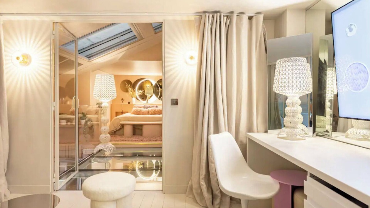 Quartier du Faubourg-Montmartre Apartment | Luxury Designer 215 sq.m Central Paris Apartment