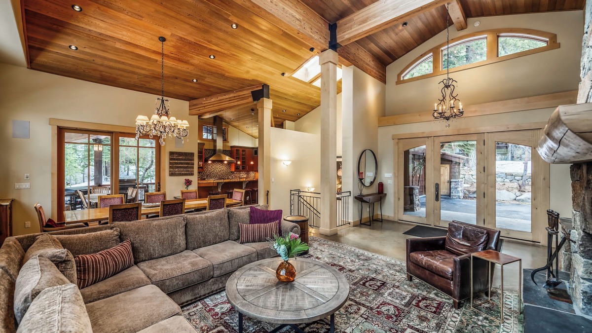 Olympic Valley House | Luxury designer home, Stocked Gourmet Kitchen, Hot Tub, Wifi, Game Room