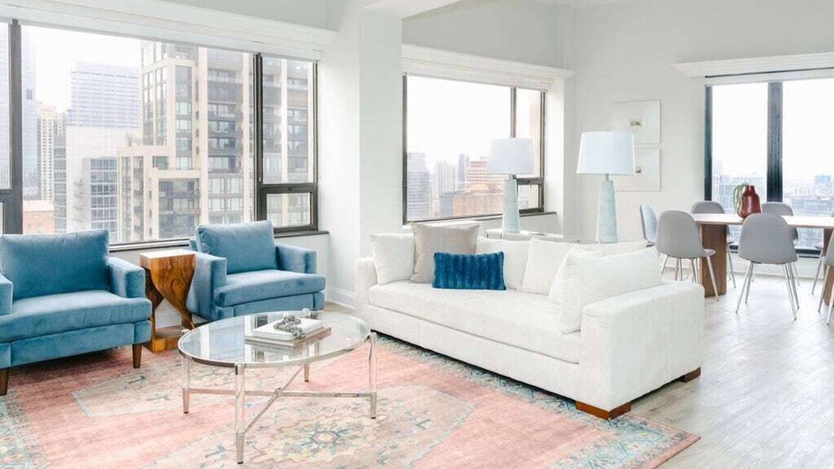 Near North Side Apartment | Luxury Designer Penthouse South | Pool | Gold Coast