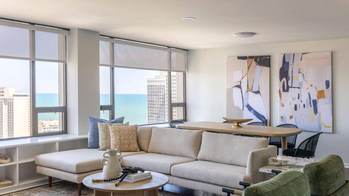 Rush and Division Apartment | Luxury Designer Penthouse West |Pool| Gold Coast