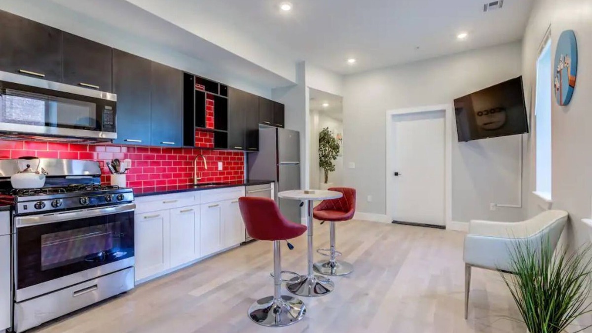 Ironbound District Apartment | Luxury Designer Theme 2BR Apt near NYC/thePATH