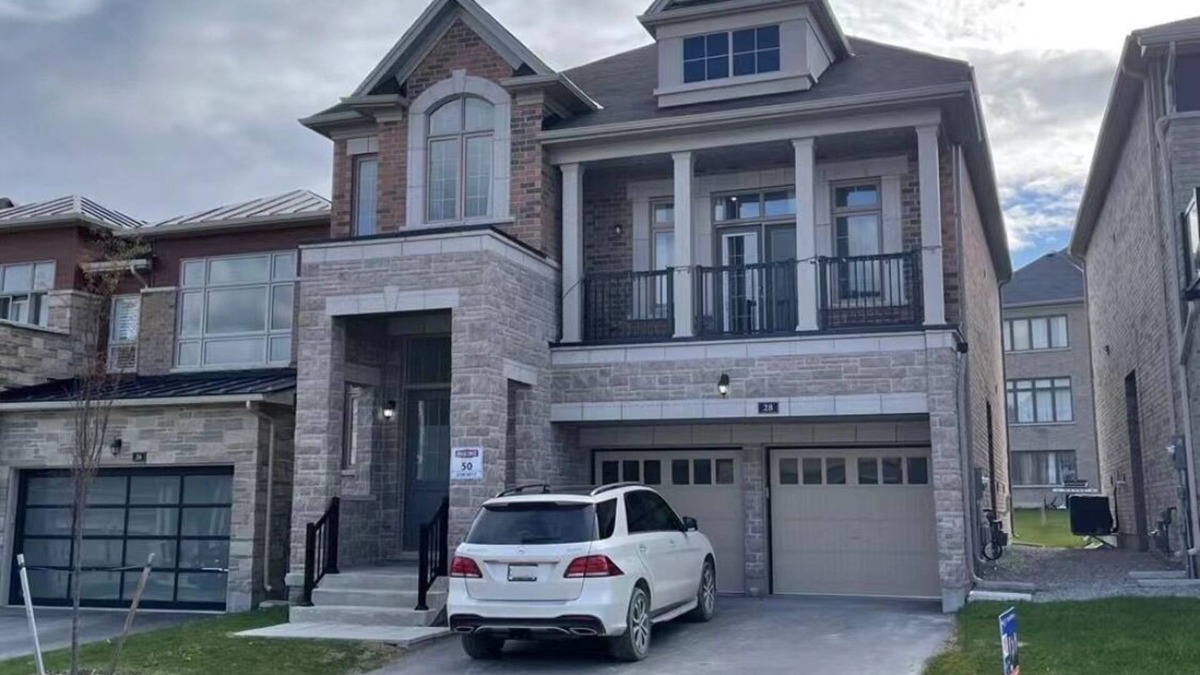 York Regional Municipality House | Luxury Detached whole House with Finished Basement 6 bedrooms with 4.5 bathrooms