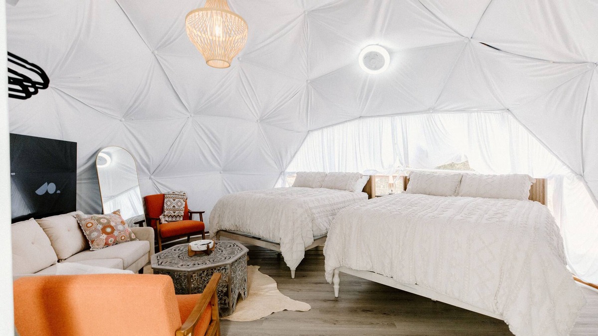 Burton House | Luxury Dome Sleeps 4 Near Round Top