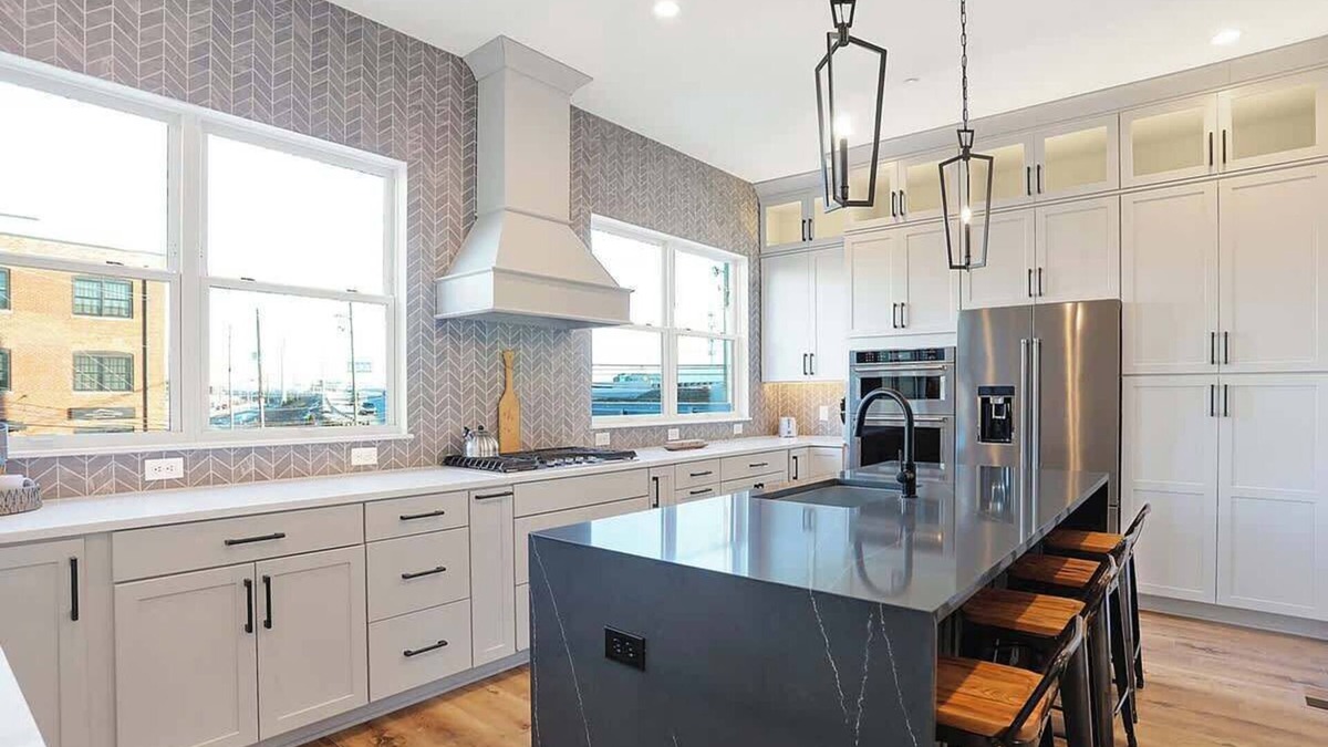 Lockerbie Square House | Luxury Downtown/Chatham Arch BoHo-style Townhome