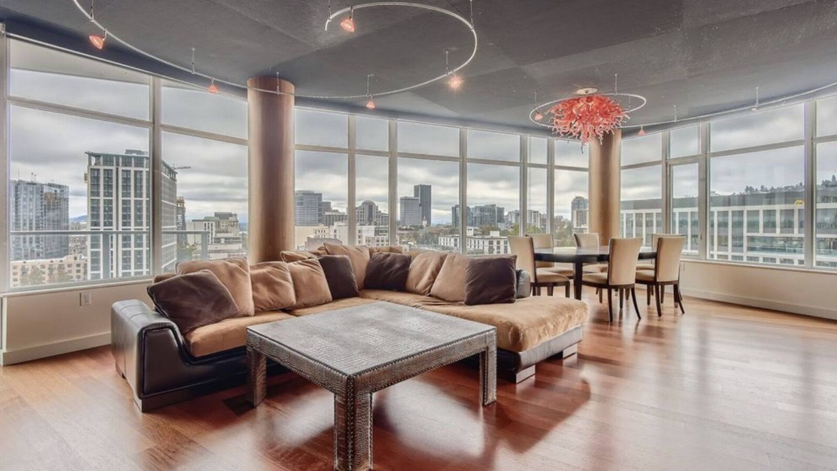 Alphabet Historic District Condo | Luxury Downtown Portland 2 Bedroom Condo with Incredible City Views