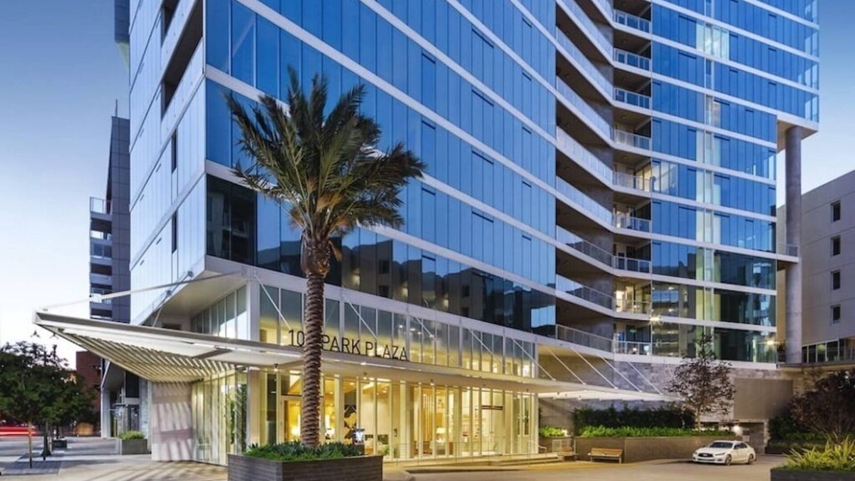 Marina District Apartment | Luxury Downtown Space