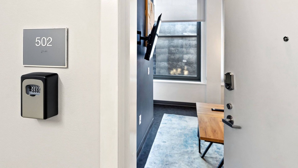 Downtown Pittsburgh Apartment | Luxury Downtown Spot Just Minutes to the Game!