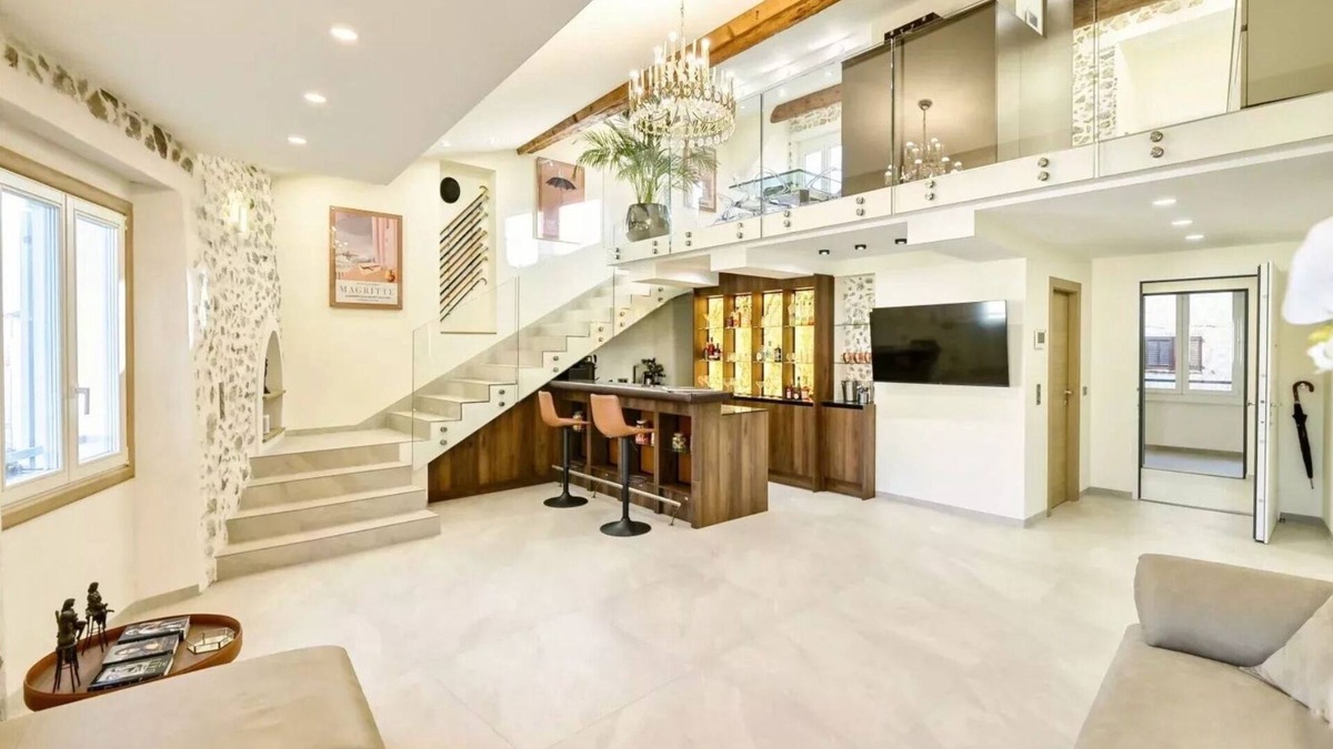 Antibes City Centre Apartment | Luxury duplex in the heart of Old Antibes