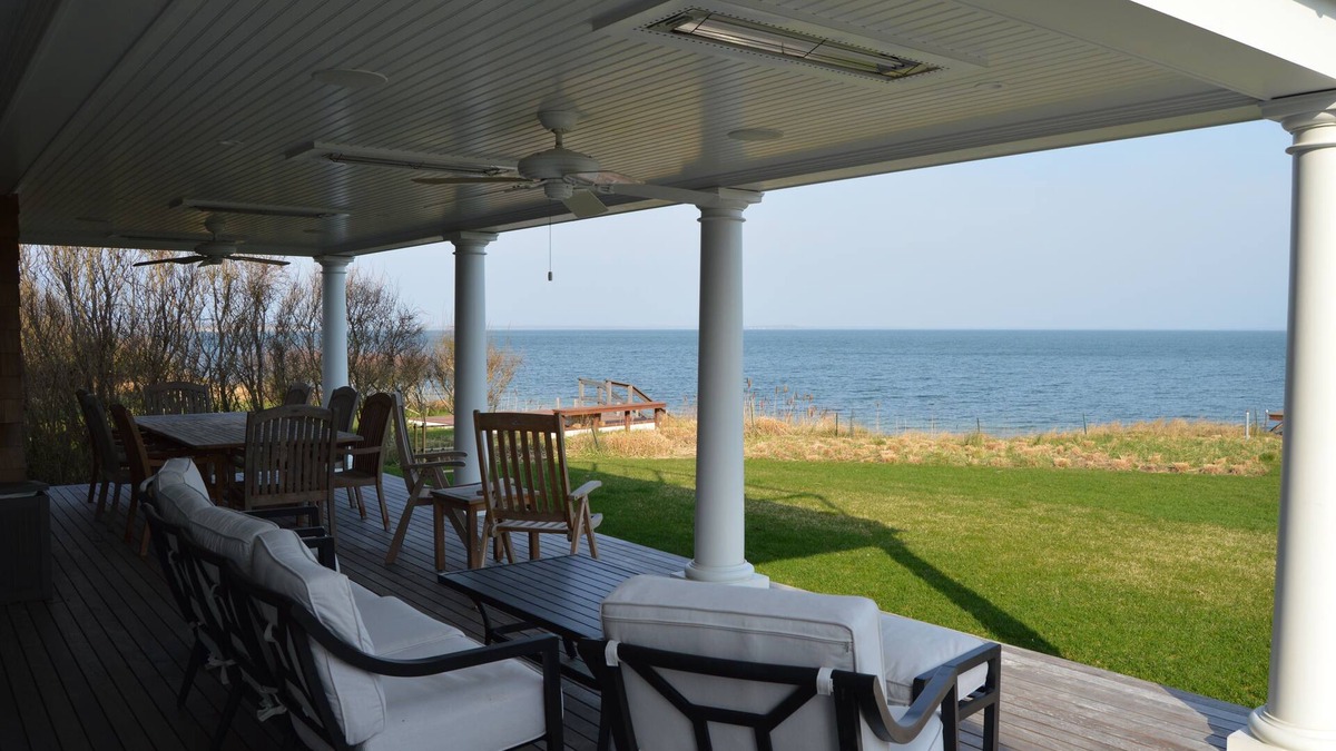 Town of East Hampton House | Luxury East Hampton Home; Sunset, Bay View, Direct Water Access; Newly Renovated