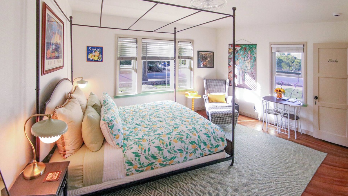 South Redlands House | Luxury Eco-Retreat, Historic Redlands, Orange Blossom Views, Near Kimberly Crest