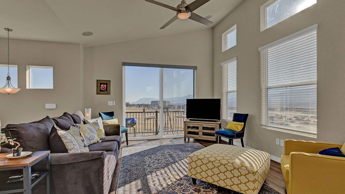 Northgate House | Luxury, Efficient, Comfortable and Upward Living “Tree House”!
