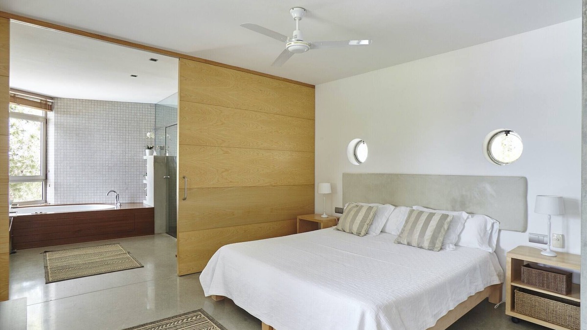 Sant Antoni de Portmany Villa | Luxury Ibiza Villa | 5 Bedrooms | Villa Solana | Only 5 minutes from the Famous.