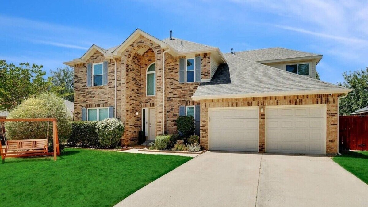 Flower Mound House | Luxury Escape Home with pool/spa/game room