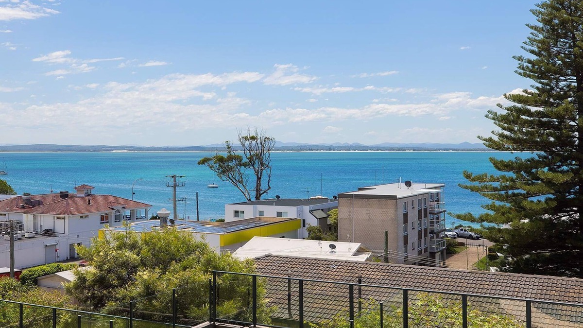 Shoal Bay Apartment | Luxury Escape Sundeck Shoal Bay