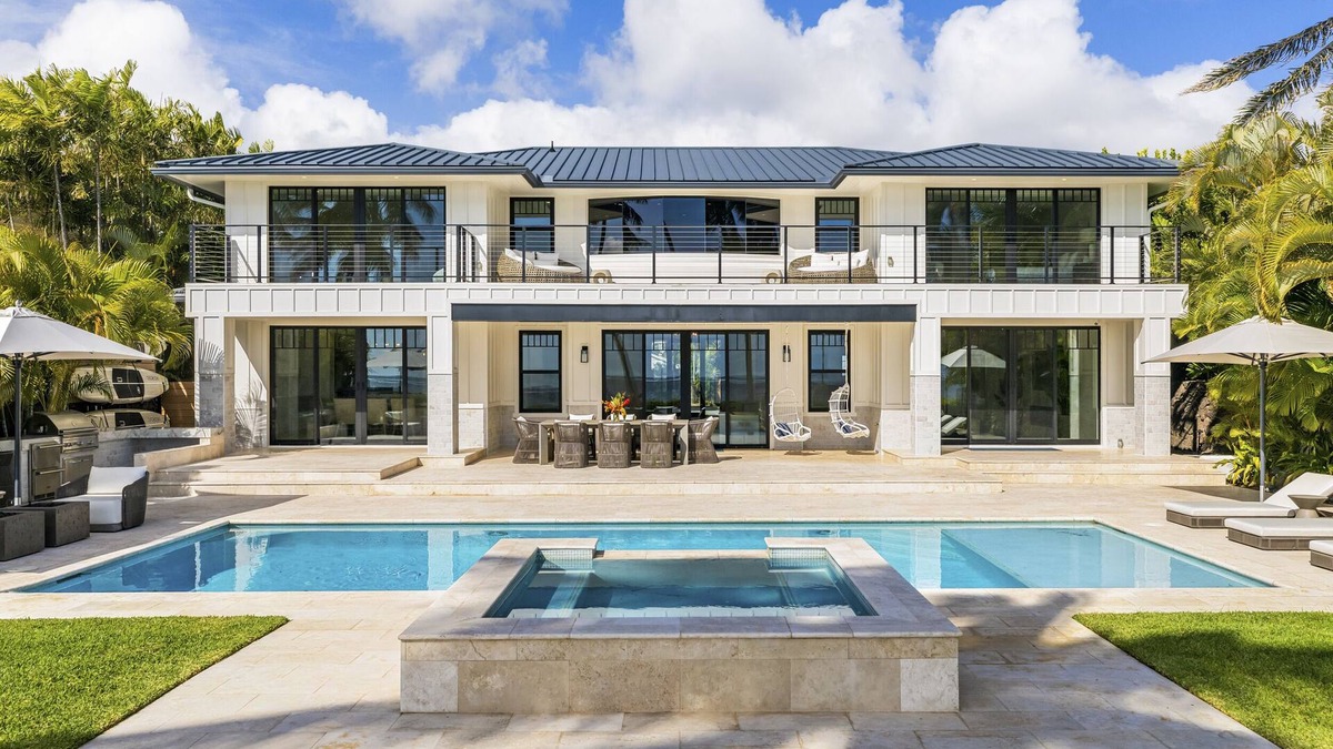 Eastern Honolulu House | Luxury Estate w/Chef's Kitchen, Ocean View, Private Pool & Spa: Niu Beach Estate