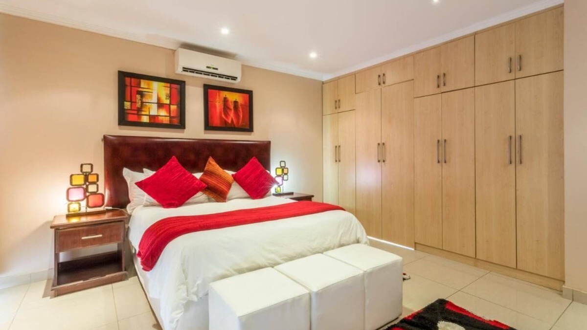 Ballito House | Luxury Executive Double Room for 2 guests with ensuite bathroom, in Ballito