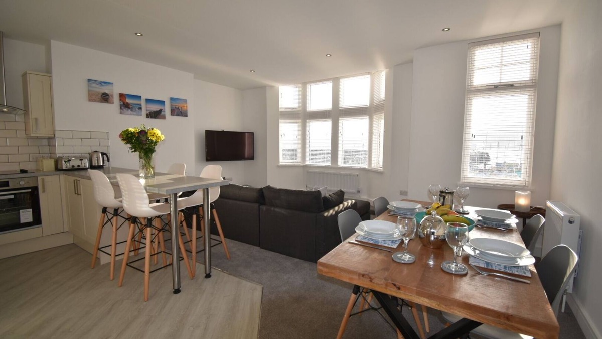 Scarborough Apartment | Luxury family friendly holiday home on the Scarborough seafront near Castle