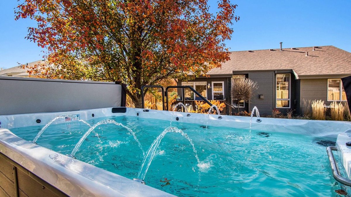 West Omaha House | Luxury, Family friendly house. Heated pool hot tub