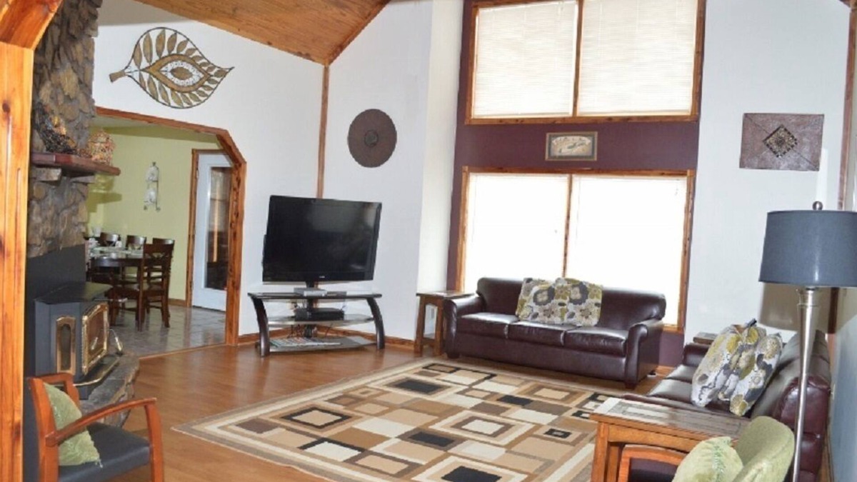 Eckerty House | Luxury Family Home Cabin #21 HOT TUB/Jacuzzi on Patoka Lake in Southern Indiana