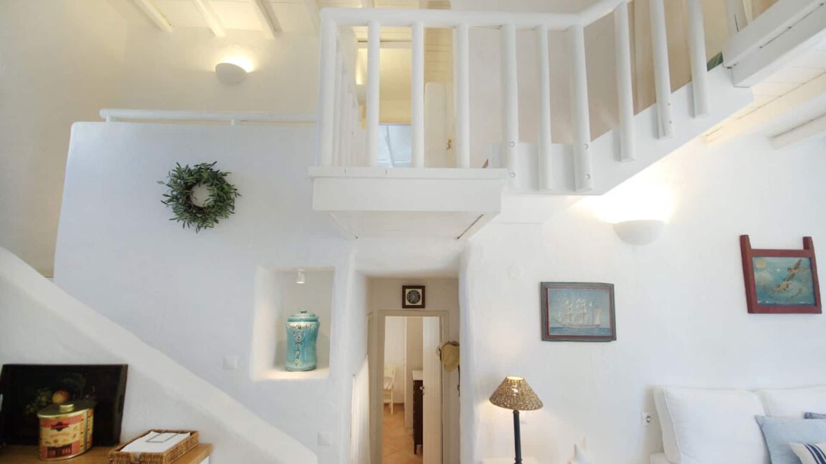 Chrissi Akti House | Luxury family home in with pool!
