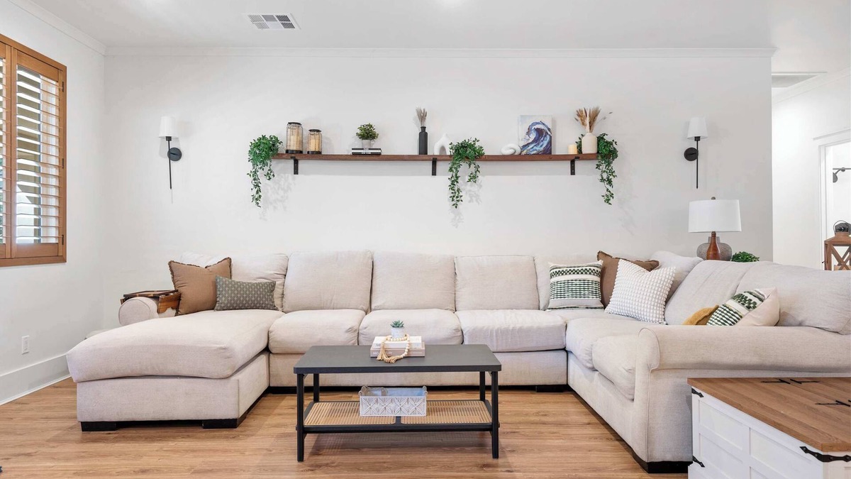 Country Club House | Luxury Family Oasis with Hot Tub!