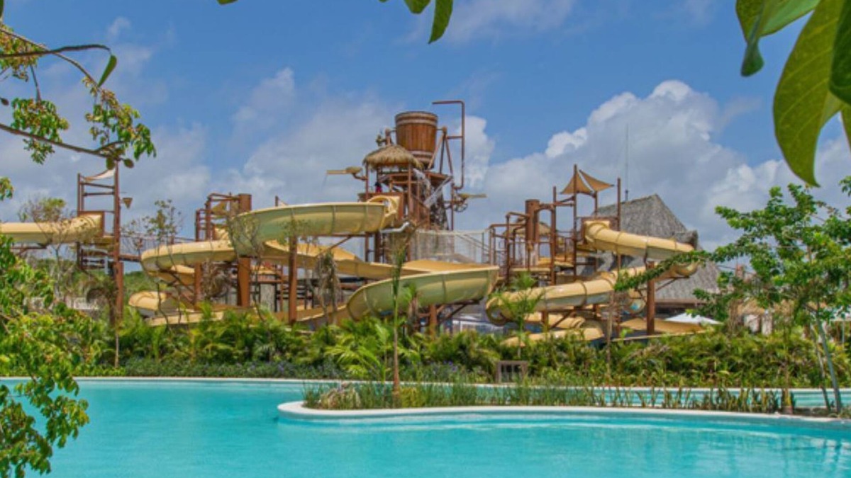 Puerto Juarez Resort | Luxury family resort suite w/kitchen