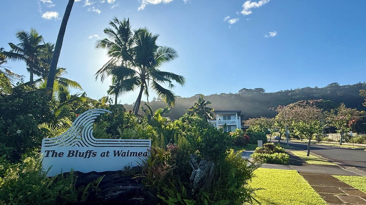 Waialee Villa | Luxury family villa 5bd - Ocean Views - Center of North Shore