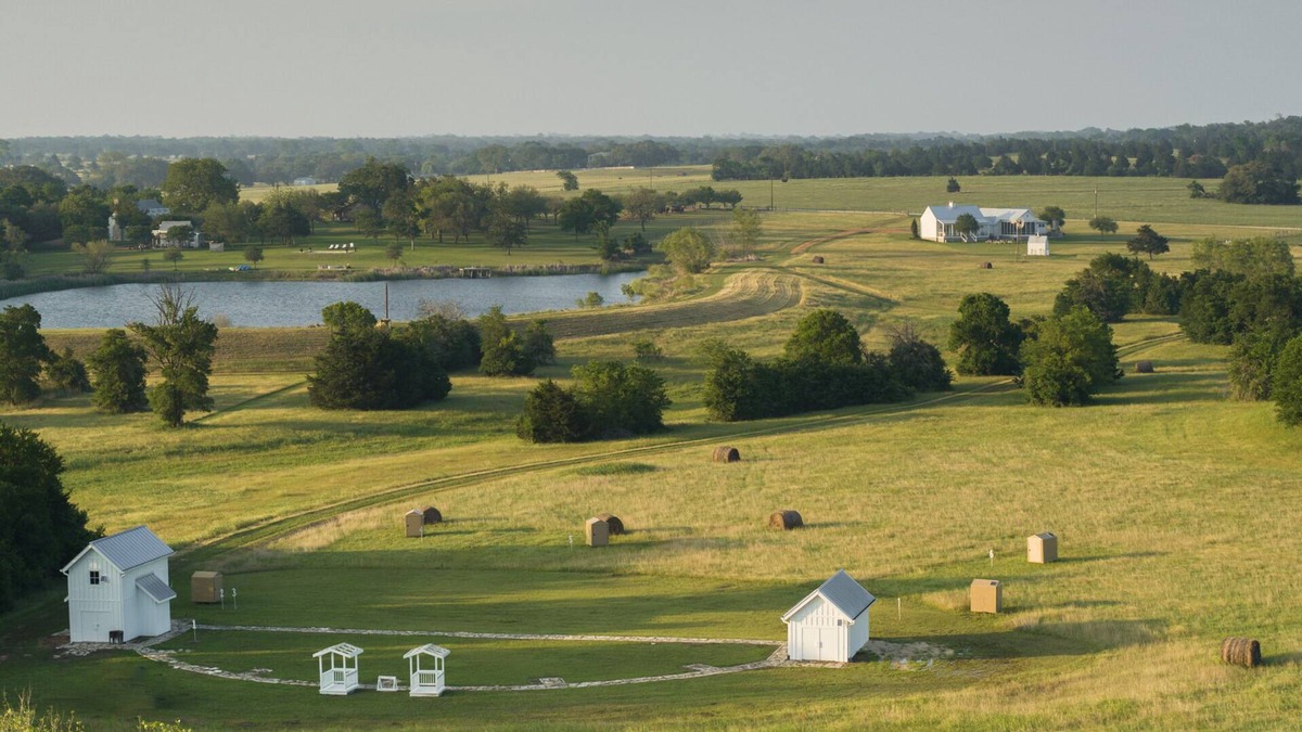Round Top Other | Luxury Farm Experience | 7 Min to Round Top!