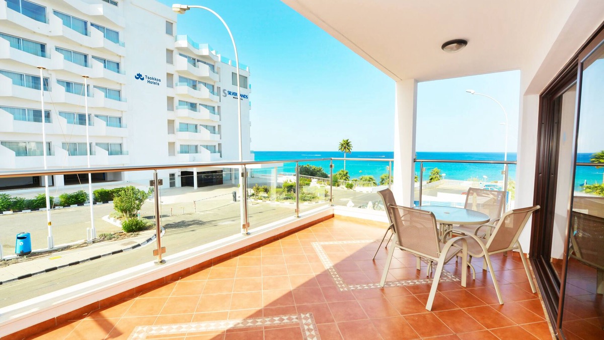 Protaras Villa | Luxury Five Bedroom Apartment with Pool