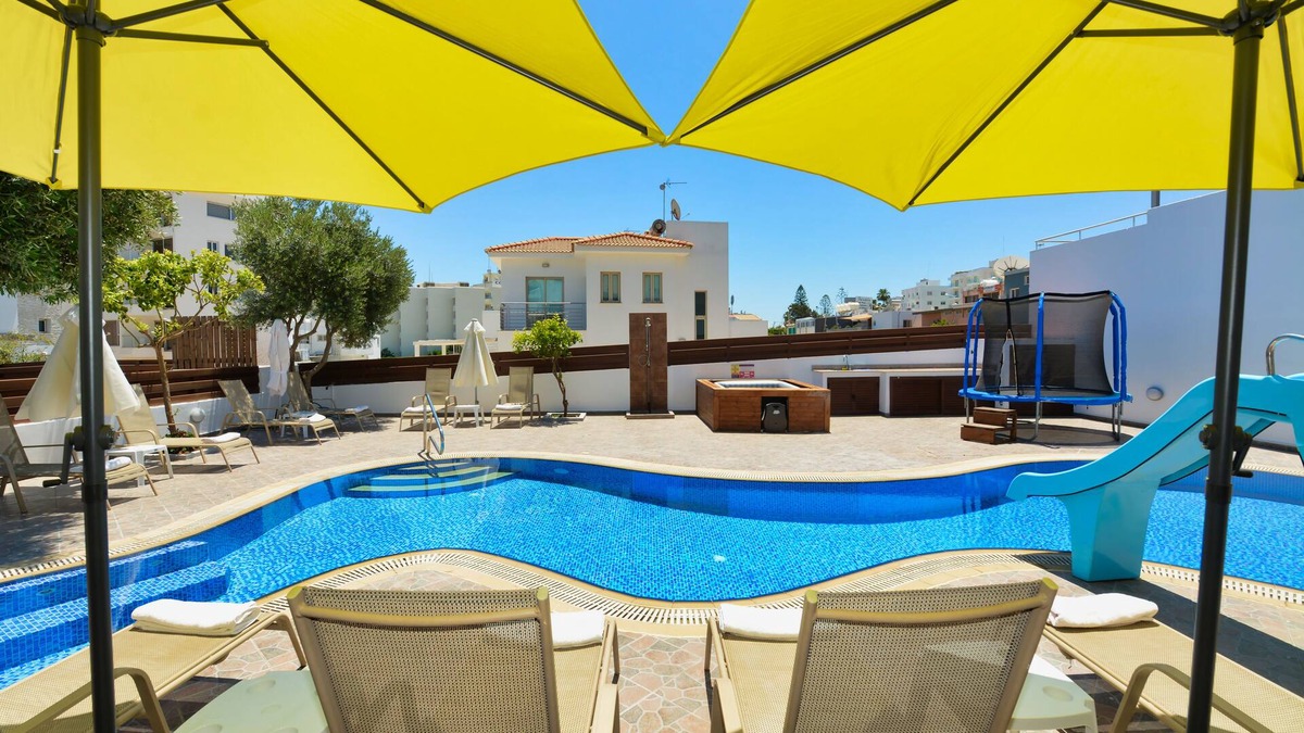 Protaras Villa | Luxury five bedroom Villa with pool (villa 10)