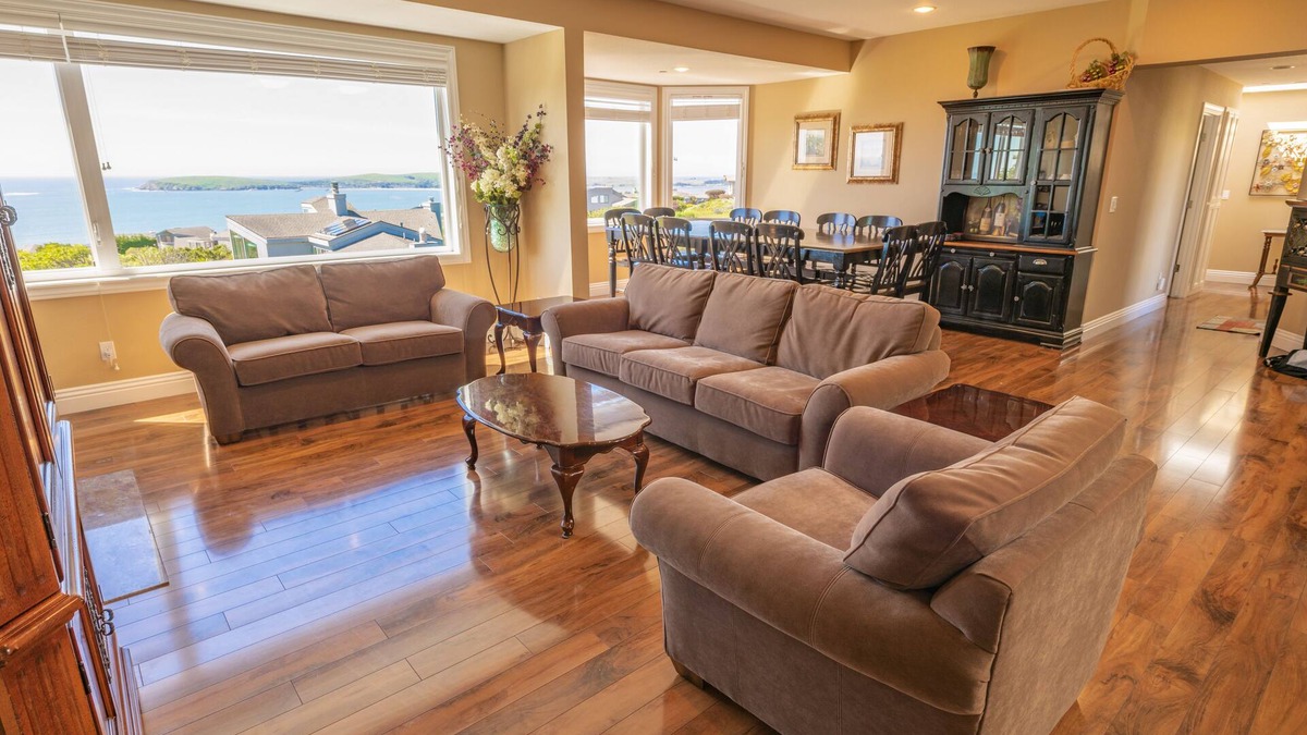 Bodega Bay House | Luxury, Full Views, 6 Bedrooms/5 Full Baths, 3,800+ s.f., Pool Table, Hot Tub