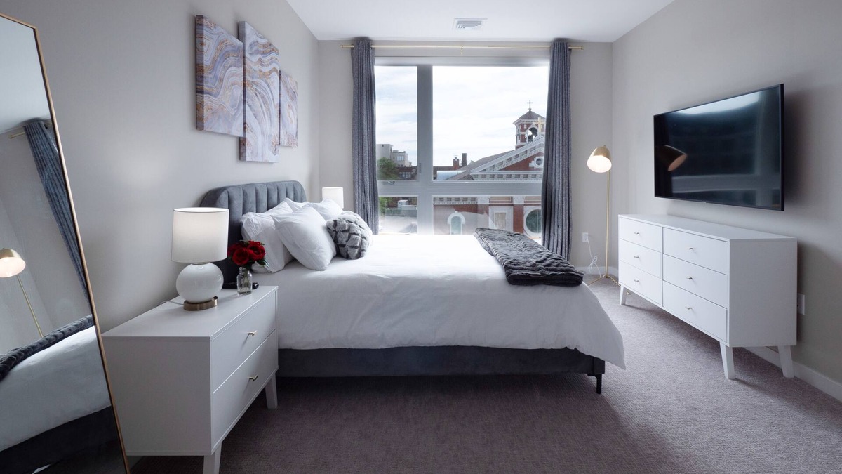 The Hill Apartment | Luxury Furnished Apartments by Hyatus Downtown at Yale