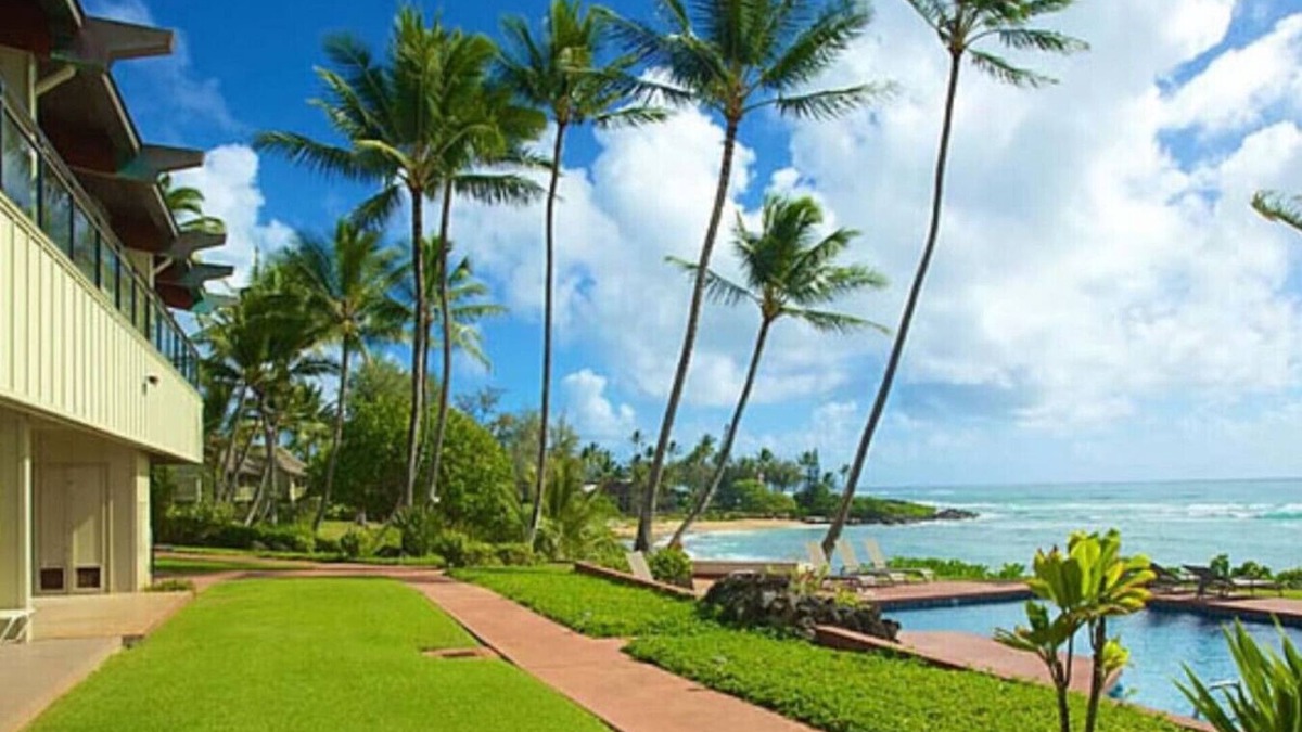 Wailua House Lots Condo | Luxury Gated Oceanfront Condo on Ground Floor