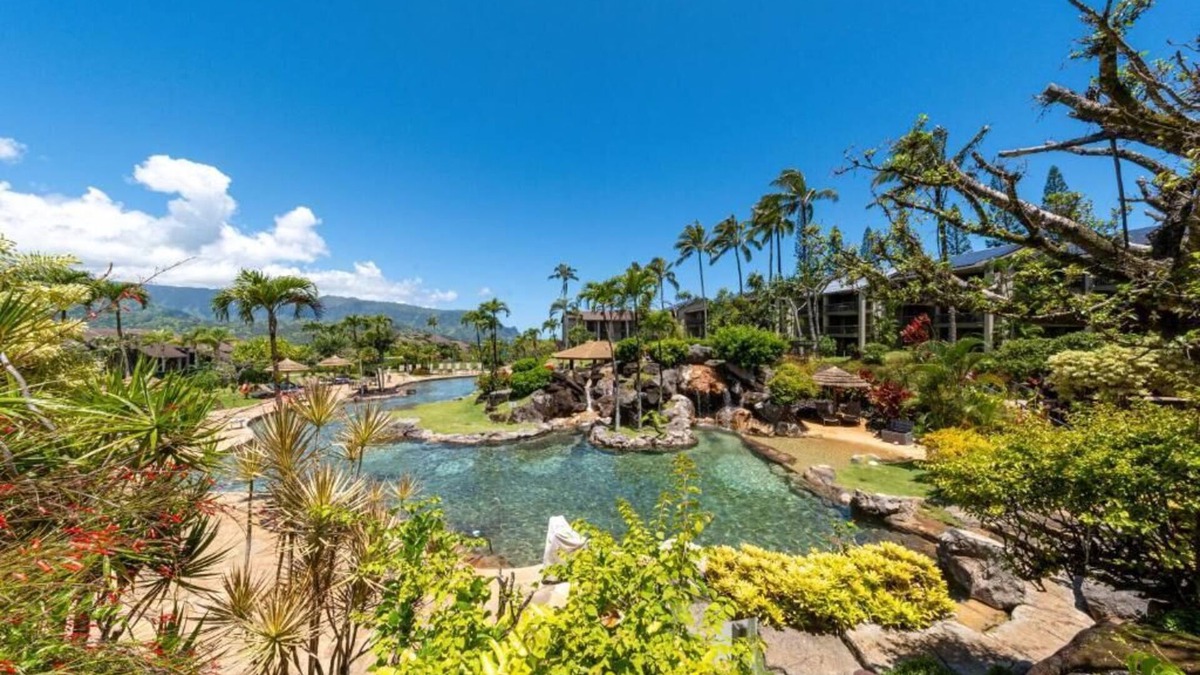 Princeville Hotel | Luxury Getaway in Princeville! Swimming Pool, Full Kitchen!