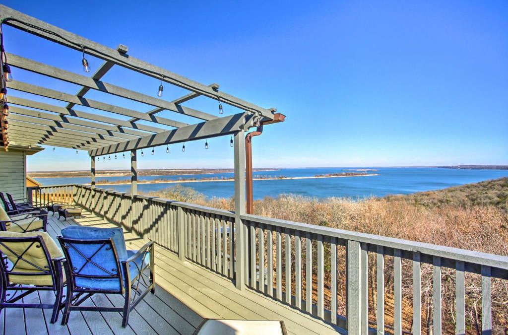 Pottsboro House | Luxury Getaway with Home Theater and Decks!