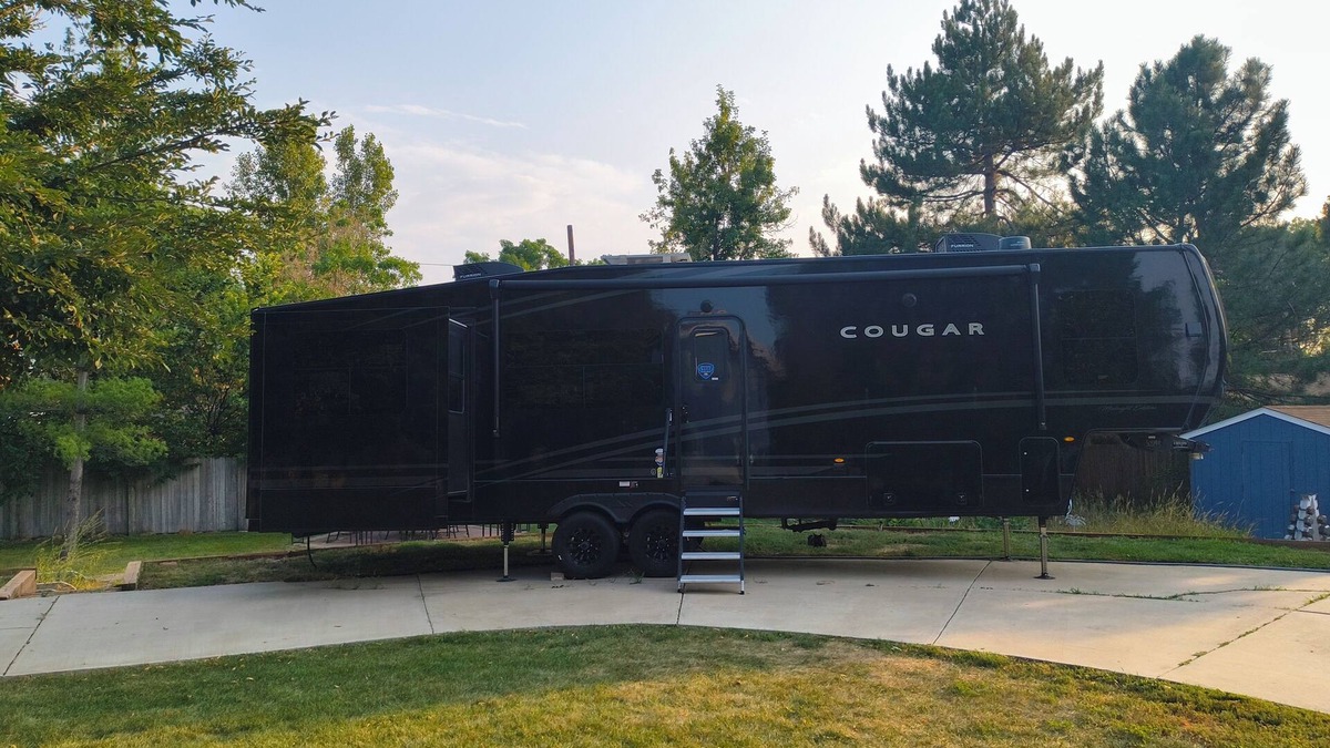 South Westminster House | Luxury Glamping in the Mile High-Private Pool, Hot Tub, Outdoor Fireplace & BBQ!